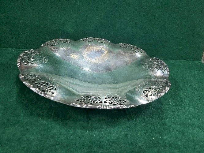 COUPE CENTRE DE TABLE EN METAL ARGENTE