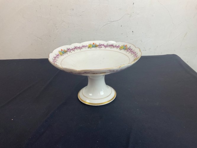 coupe centre de table porcelaine style Louis XVI. Avec monogramme