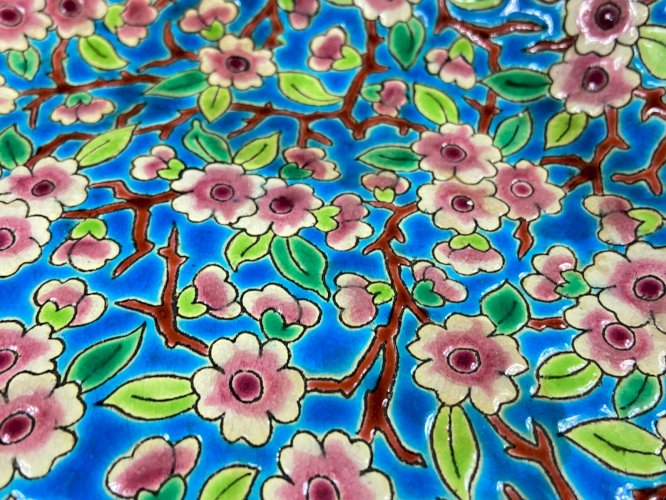 Coupe creuse circulaire en faïence émaillée de Longwy