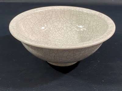 Hollow serving bowl fine earthenware with finely crackled glaze Japan