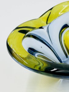 Coupe design en verre de Bohême Chribska