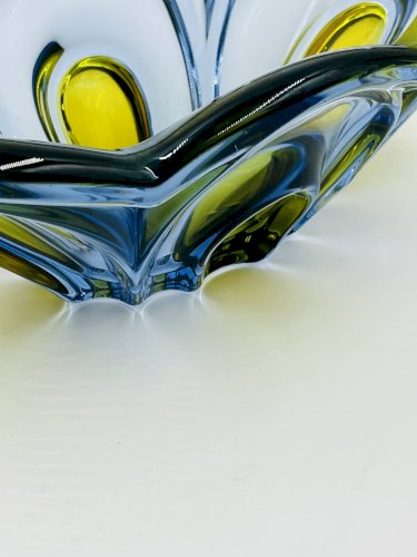 Coupe design en verre de Bohême Chribska