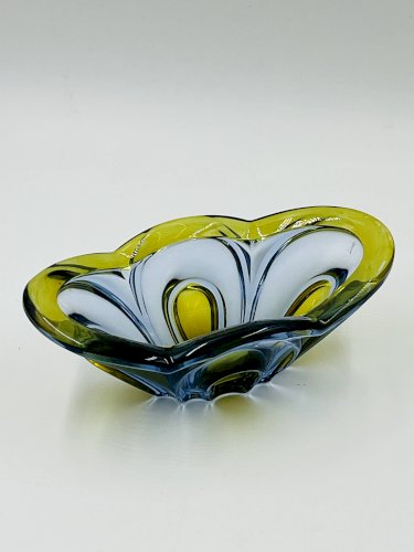 Coupe design en verre de Bohême Chribska