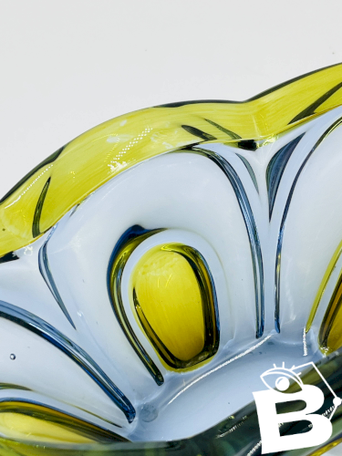 Coupe design en verre de Bohême Chribska
