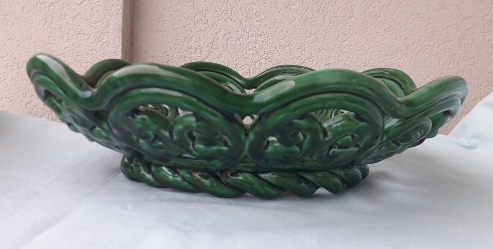 Coupe en céramique verte