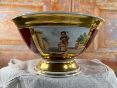 Paris porcelain cup – 19th century – Hand-painted – Red gold decoration