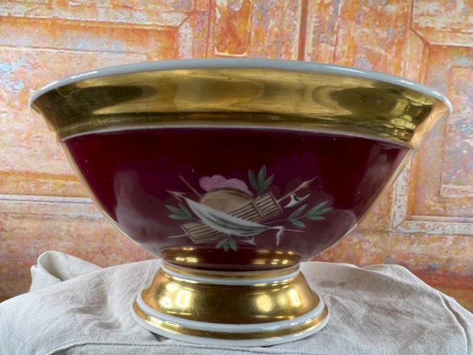 Coupe en porcelaine de Paris – XIXe siècle – Peinte à la main – Décor rouge or