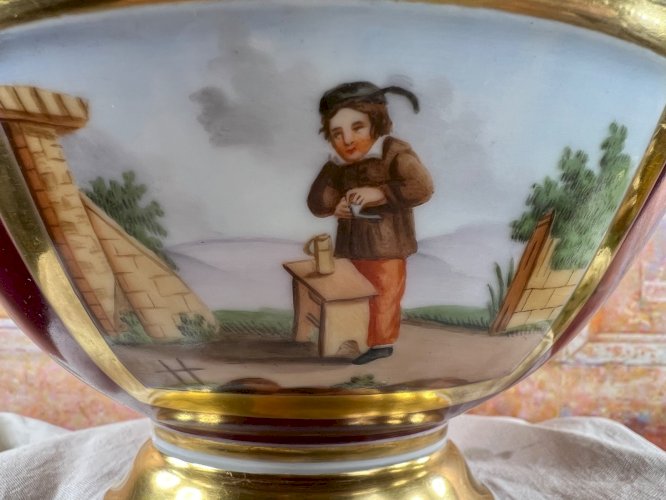 Coupe en porcelaine de Paris – XIXe siècle – Peinte à la main – Décor rouge or