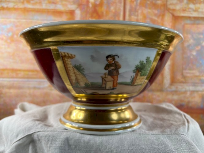 Coupe en porcelaine de Paris – XIXe siècle – Peinte à la main – Décor rouge or