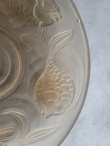 COUPE EN VERRE BEIGE ART DECO DECOR DE POISSONS