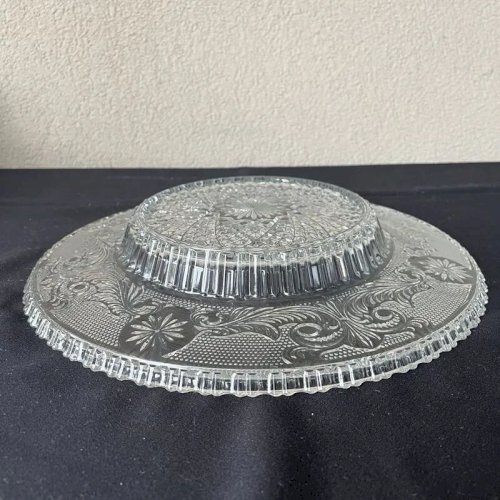 Coupe en verre moulé