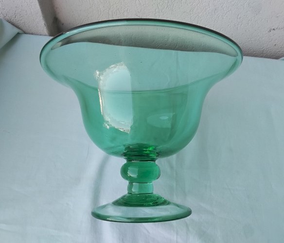 Coupe en verre sur pied