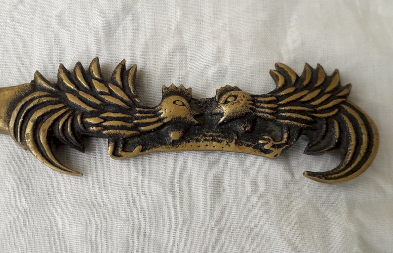 Coupe papier coqs en bronze