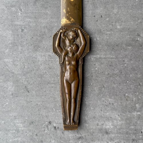 Coupe-papier en bronze Art Déco 1930 patine chocolatée femme et enfant M3950