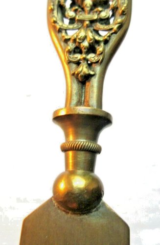 Coupe papier Napoléon III, bronze sculpté d'acanthes et ajouré