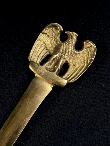 Coupe papier style Empire en bronze doré à décor de l'aigle impérial
