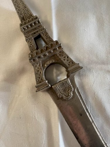 Coupe papier Tour Eiffel