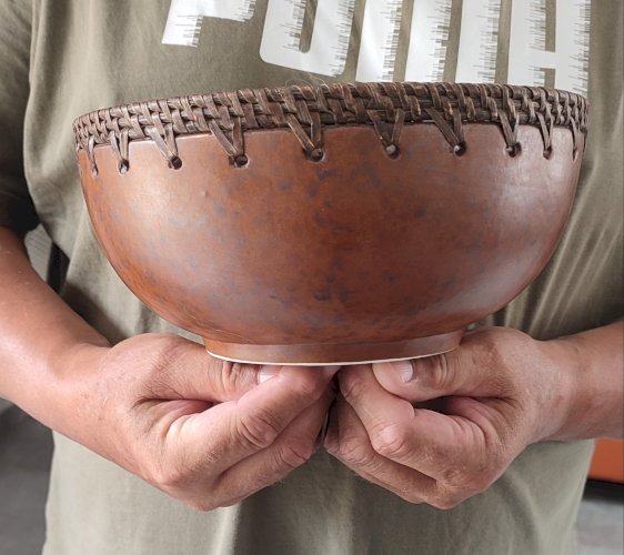 Coupe poterie Rinjani Lombok Indonésie Argile et rotin