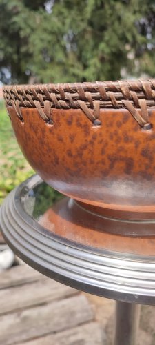 Coupe poterie Rinjani Lombok Indonésie Argile et rotin