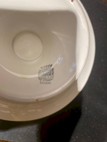 Coupe sur pied ancienne en faïence – Faïencerie d’Onnaing, fin XIXᵉ / début XXᵉ