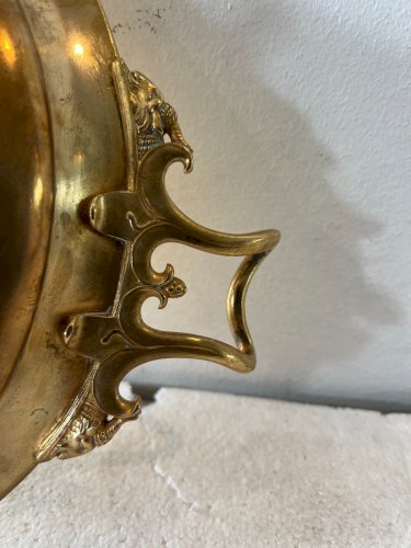 Coupe sur pied en bronze doré par "F LEVILLAIN Fondeur Barbedienne " XIX Siecle