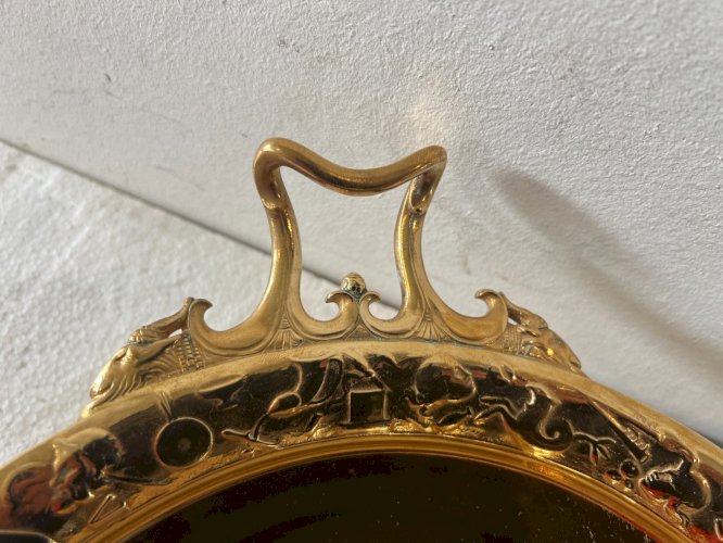 Coupe sur pied en bronze doré par "F LEVILLAIN Fondeur Barbedienne " XIX Siecle