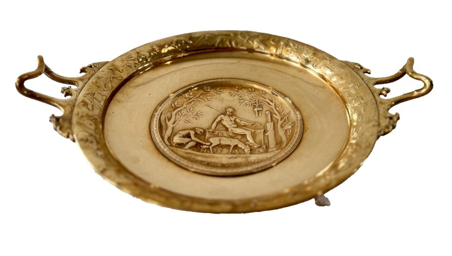 Coupe sur pied en bronze doré par "F LEVILLAIN Fondeur Barbedienne " XIX Siecle