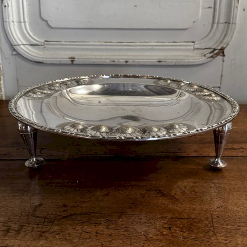 Coupe sur pied en métal argenté Art Déco par Romepla 1930 décor floral M3673