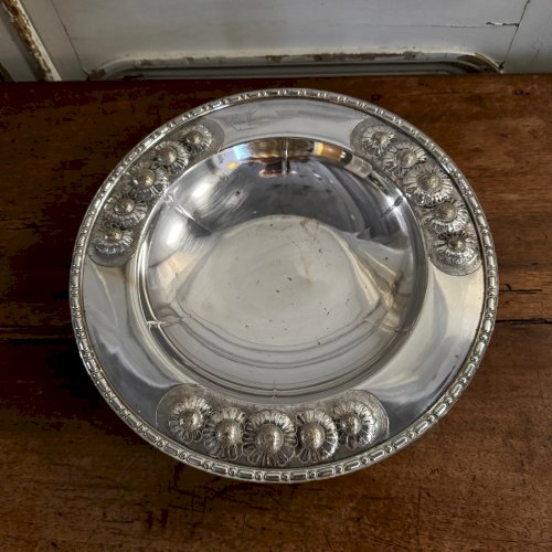 Coupe sur pied en métal argenté Art Déco par Romepla 1930 décor floral M3673