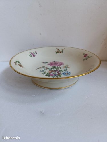 Coupe sur pied en porcelaine de limoges manufacture UML france en bon etat