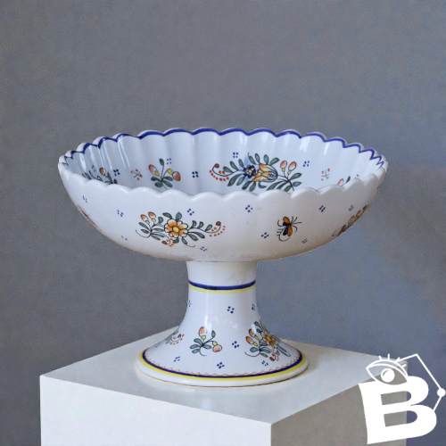 Coupe sur piédouche artisanale du Moustiers