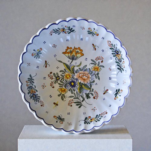 Coupe sur piédouche artisanale du Moustiers