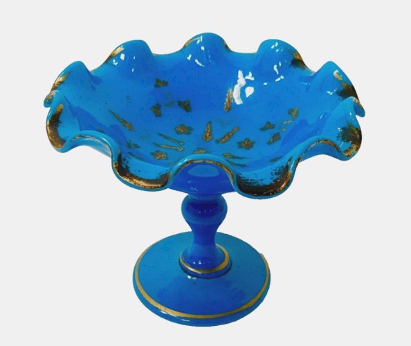 Coupe sur piédouche en opaline bleu a rehaut d'or XIX siècle