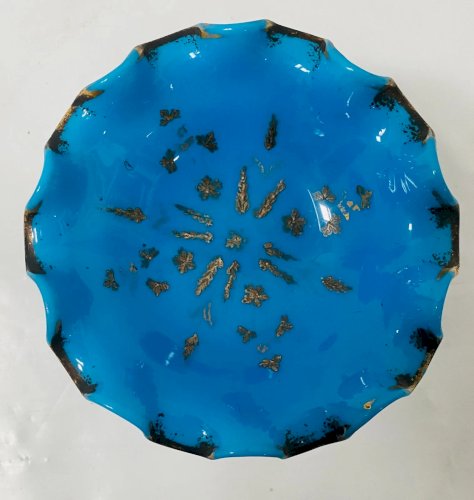 Coupe sur piédouche en opaline bleu a rehaut d'or XIX siècle