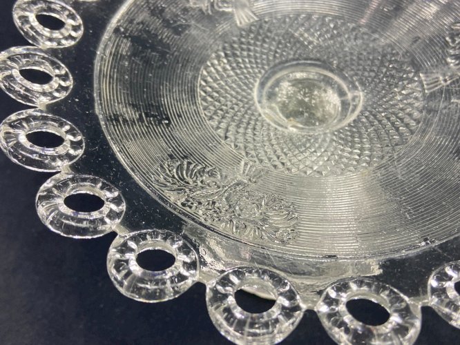 Coupe sur piédouche en verre de Vierzon début XXe