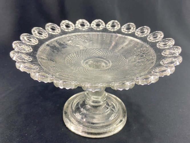 Coupe sur piédouche en verre de Vierzon début XXe