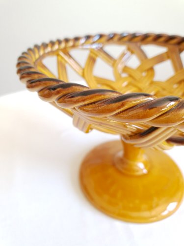 Coupe tressée sur pied en céramique