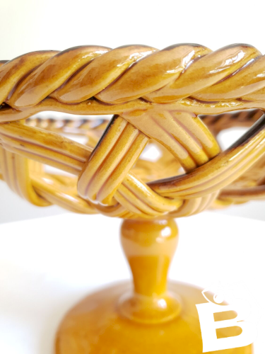 Coupe tressée sur pied en céramique