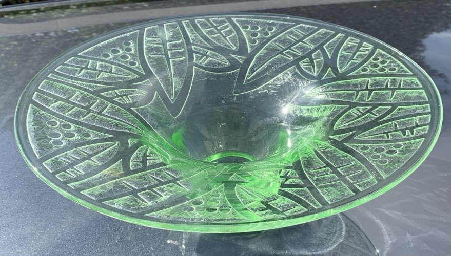 Coupe verre dégagé à l'acide et ouraline art déco signée Fains très bel état