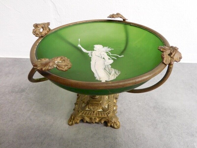 COUPE VIDE POCHE EN VERRE VERT DECOR D'UN PEINTRE MONTURE EN BRONZE