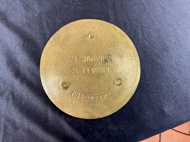 Coupe vide-poche signe astrologique bronze doré signée Max Le Verrier: Verseau