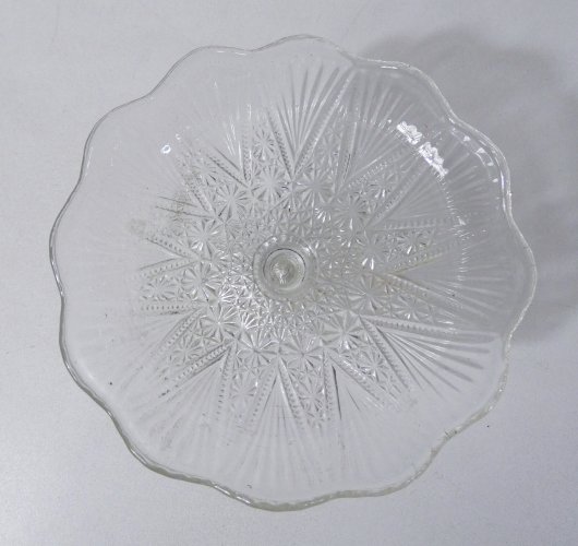 Coupelle ancienne en verre pressé – Belle Époque – 17 cm
