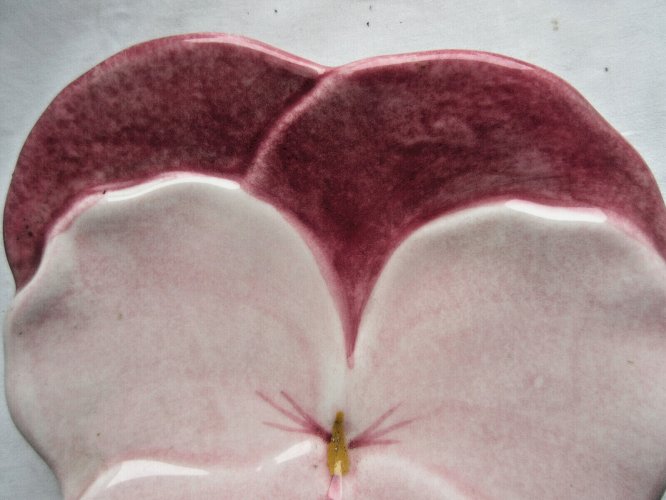 Coupelle en céramique signée Italy: Une pensée rouge et rose