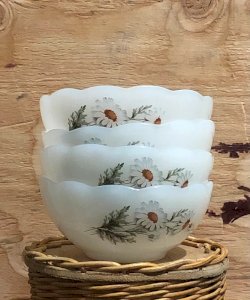 Coupelles Arcopal rétro vintage motifs marguerites