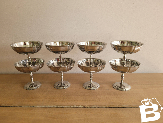 Coupelles fleurs en inox vintage