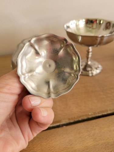 Coupelles fleurs en inox vintage