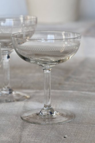 Coupes à champagne vintage dépareillées en cristal taillé