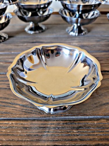 Coupes glaces inox Guy Degrenne, coupes basses forme de fleur