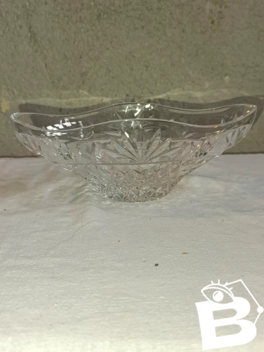coupe/vide poche en cristal taillé en bon etat