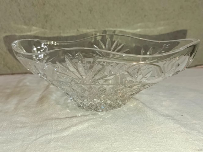 coupe/vide poche en cristal taillé en bon etat